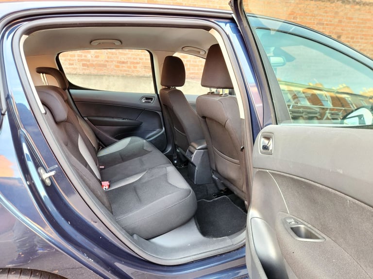 Peugeot, 308, Hatchback, 2011, Manual, 1397 (cc), 5 doors