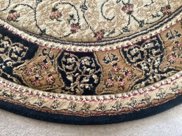 image for Traditional round rug.