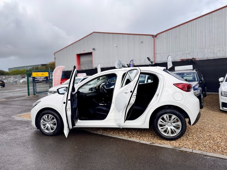 2015 Mazda Mazda2 1.5 75 SE 5dr HATCHBACK Petrol Manual