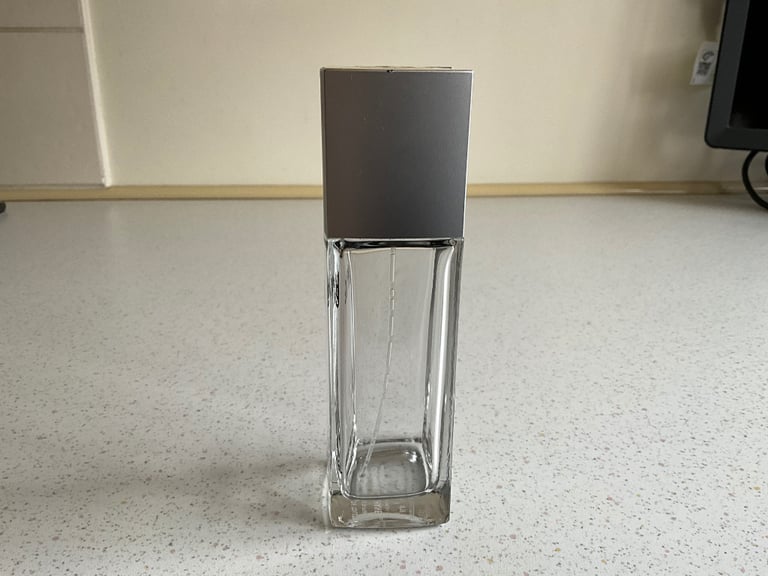 Chanel No.19 Empty Eau de Toilette Perfume Bottle, 100ml, Spray type, Gold top Chanel logo