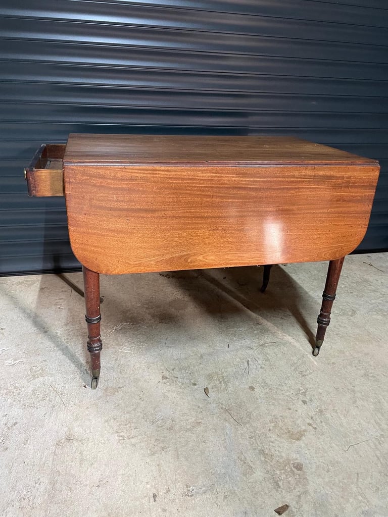 Beautiful Mahogany Pembroke Table