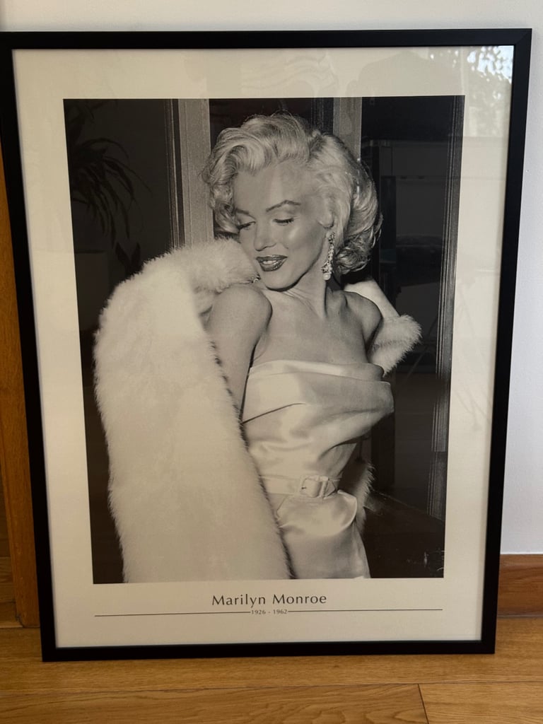 image for Marilyn Monroe black-and-white picture