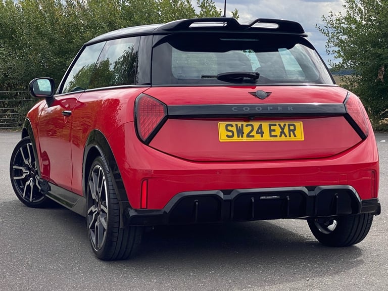 2024 MINI Cooper 1.5 C Sport Auto 3dr - OLED Infotainment Screen &amp; Rear Camera &amp; CarPlay ...