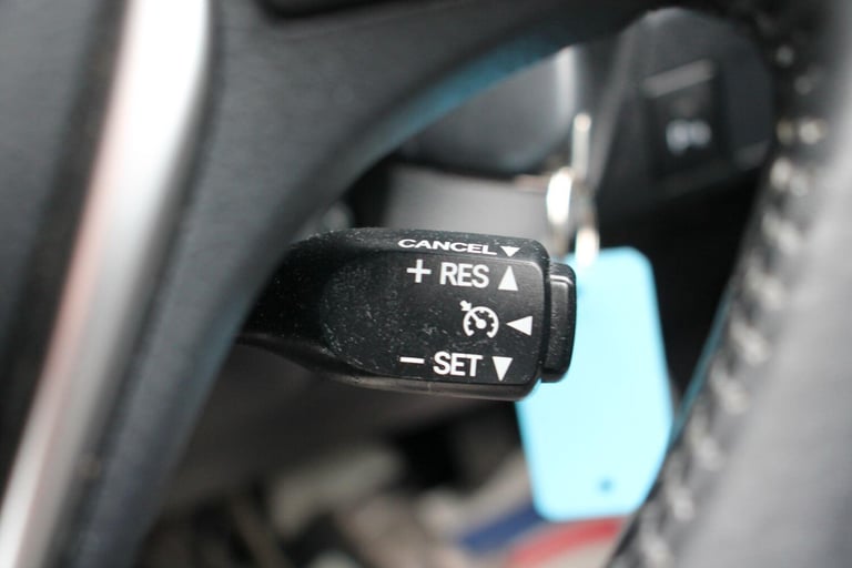 2014 Toyota Auris 1.6 V-Matic Icon Plus Euro 5 5dr HATCHBACK Petrol Manual