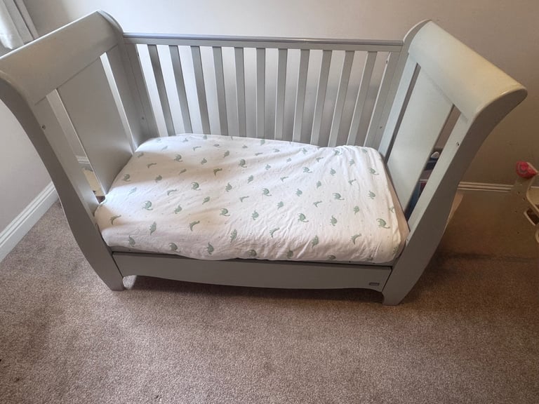 Tutti Bambini Roma Sleigh Cot Bed + Chest of drawers 