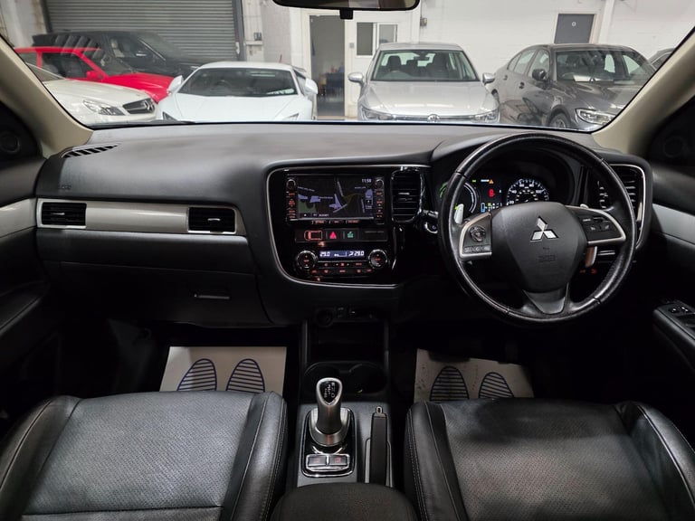 2015 Mitsubishi Outlander 2.0h 12kWh GX4h CVT 4WD Euro 5 (s/s) 5dr ESTATE Petrol/Electric Hybrid ...