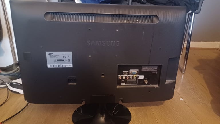 FREE DELIVERY excellent 27 SAMSUNG LED HDTV freeveiw channels inbuilt 