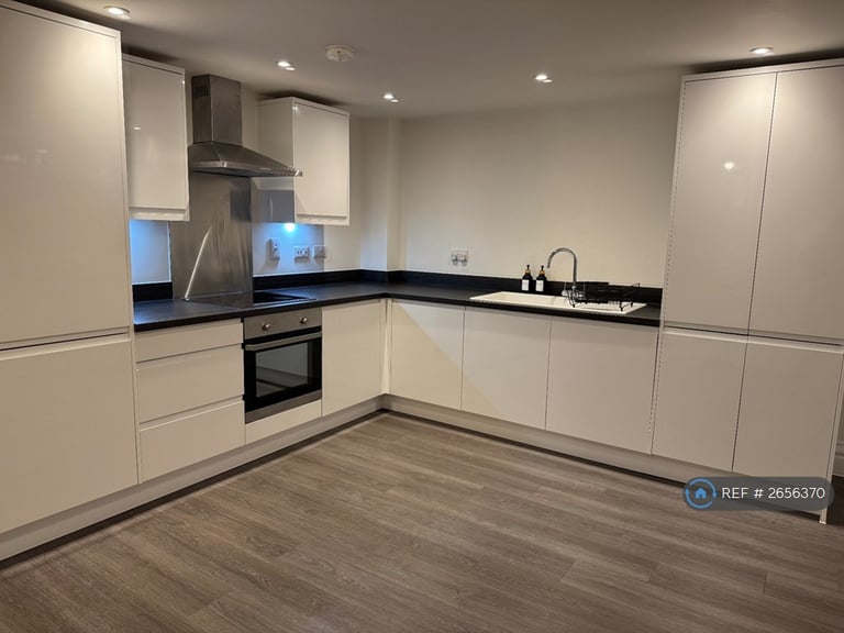 2 bedroom flat in St Andrews Street South, Bury St. Edmunds, IP33 (2 bed) (#2656370)