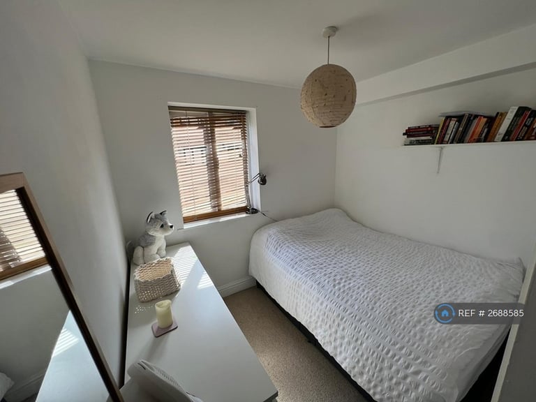 Studio flat in John Williams Close, London, SE14 (#2688585)