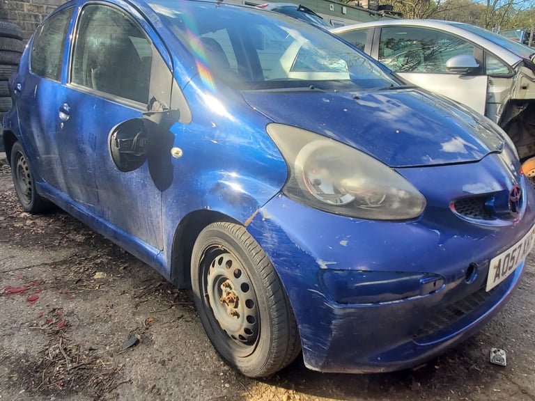 BREAKING / PARTS: TOYOTA AYGO 2005-11	1.0p	; engine code: 1KR FE