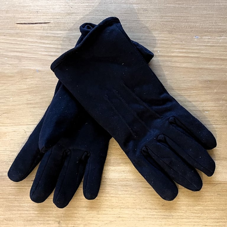 Dark brown women's gloves, lined. evie. Happy to post.