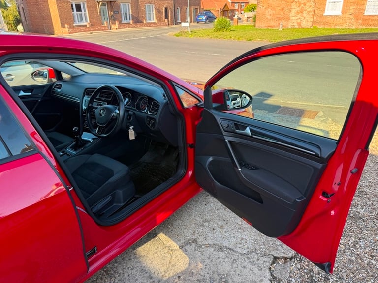 2015 Volkswagen Golf GT TDI BLUEMOTION TECHNOLOGY HATCHBACK Diesel Manual