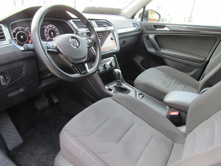 LEFT HAND DRIVE 2019 VOLKSWAGEN TIGUAN 2.0 TDi SE DSG AUTO 5DR EURO 6 FRENCH REG