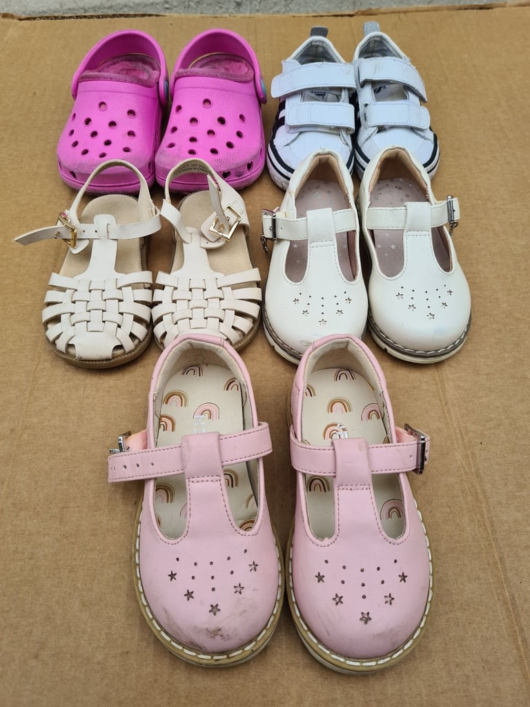 5 Pairs Of Young Girls Shoes Footware. Used. Sizes between 4 and 5.  2 or 3 years old at a guess. 