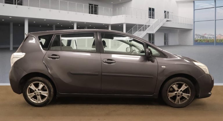 Toyota verso automatic 1.8 petrol 7 seaters ulezfree