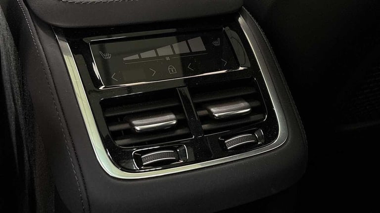2025 Volvo XC90 Ultra, T8 AWD Plug-in hybrid, Electric/Petrol, Dark, 7 Seats ESTATE Petrol/Electr...