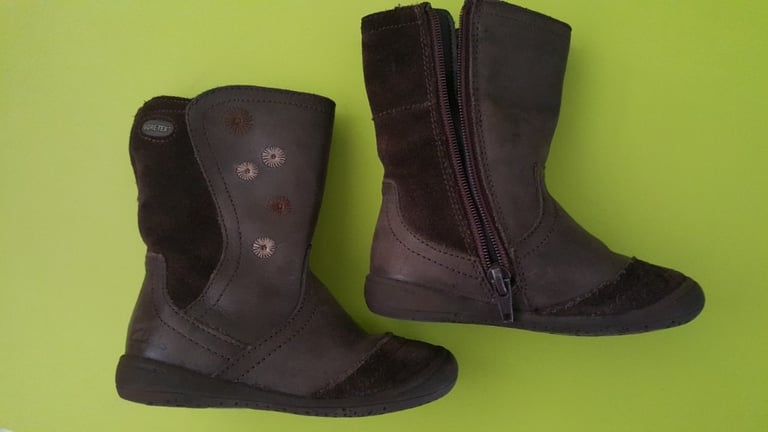 Girls Clarks Brown Boots Junior Size 5.5F