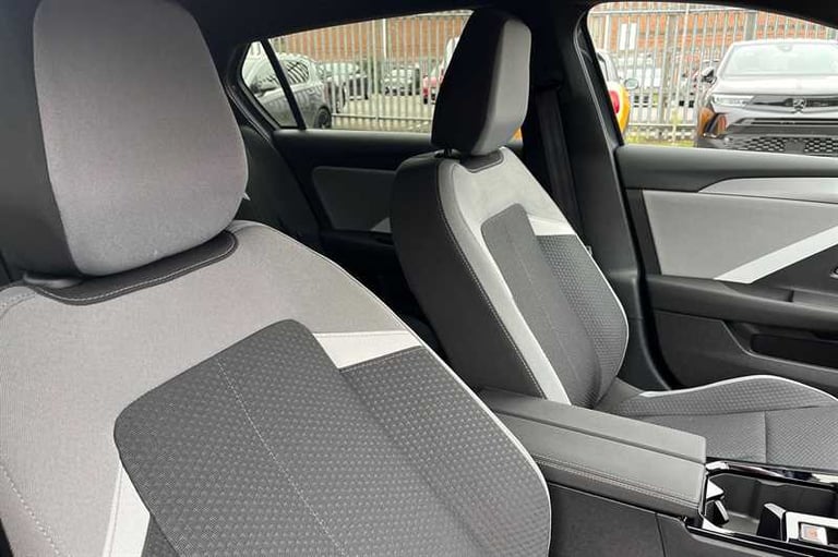 2025 Vauxhall Astra 1.2 Turbo 130 Griffin 5dr HATCHBACK PETROL Manual