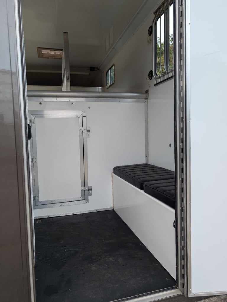Marlborough Hunter Horsebox
