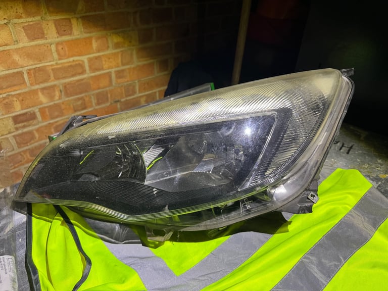 Vauxhall Astra 2011 Front Headlights (Pair) - Good Condition
