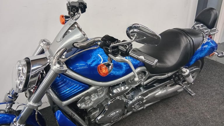 HARLEY DAVIDSON VRSCAW VROD ** 12 MONTH MOT -CUSTOM PAINT JOB - REMUS EXHAUST **