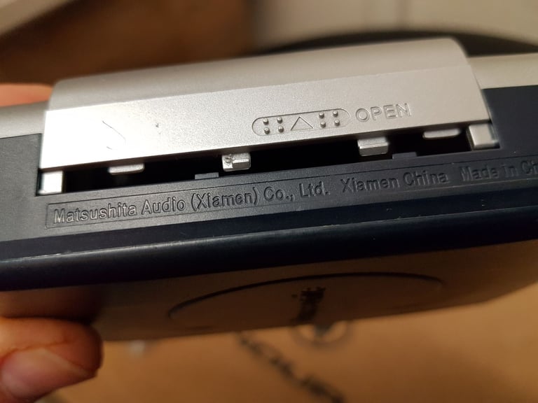 Panasonic RQ-V77 Portable Stereo Radio Cassette Player 