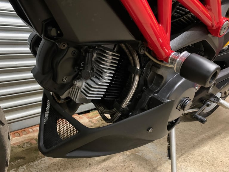 2010 Ducati M1100 MONSTER STREETFIGHTER STYLE CLASSIC MOTORCYCLE (LOW MILES)