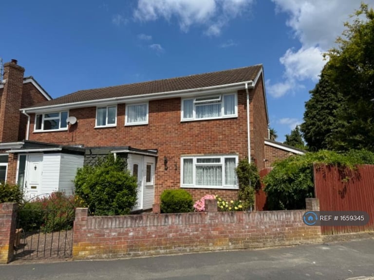 image for 3 bedroom house in Nelson Close, Holbury, Southampton, SO45 (3 bed) (#1659345)