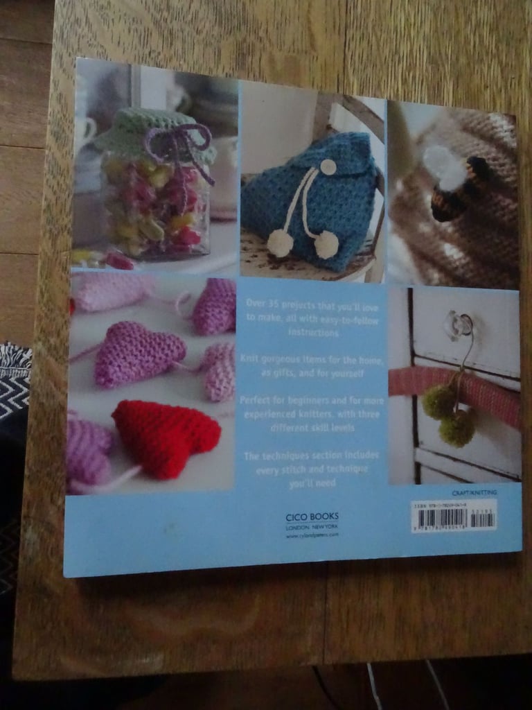 Cute and Easy Knitting Book -  As New (never used) 