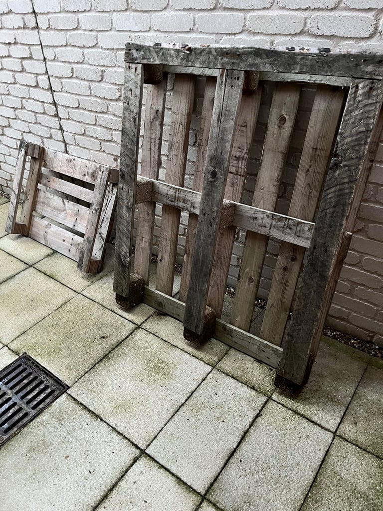 Pallets (free)