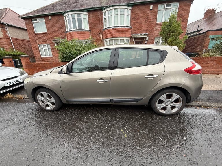Renault, MEGANE, Hatchback, 2011, Manual, 1598 (cc), 5 doors