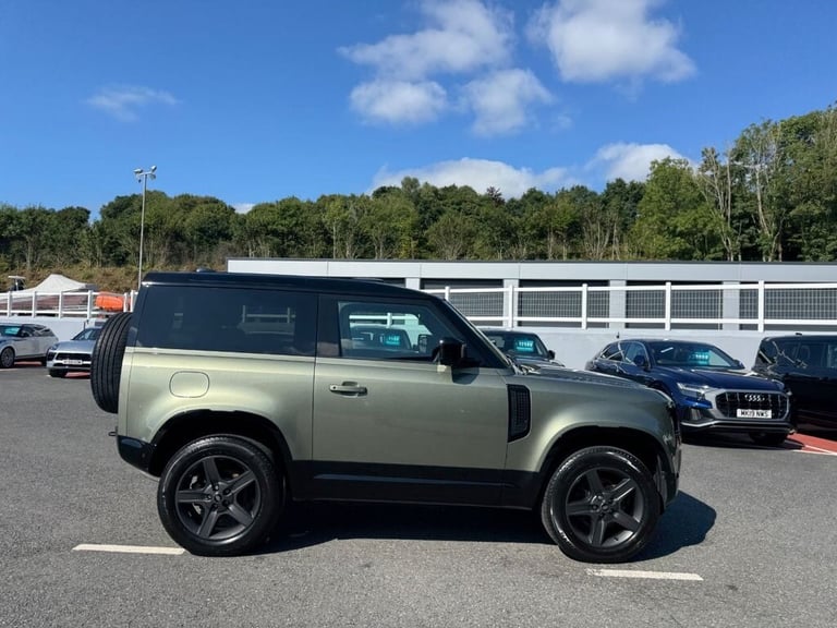 2022 72 LAND ROVER DEFENDER 3.0 D250 MHEV X-DYNAMIC SE 3dr Diesel 18,500 miles
