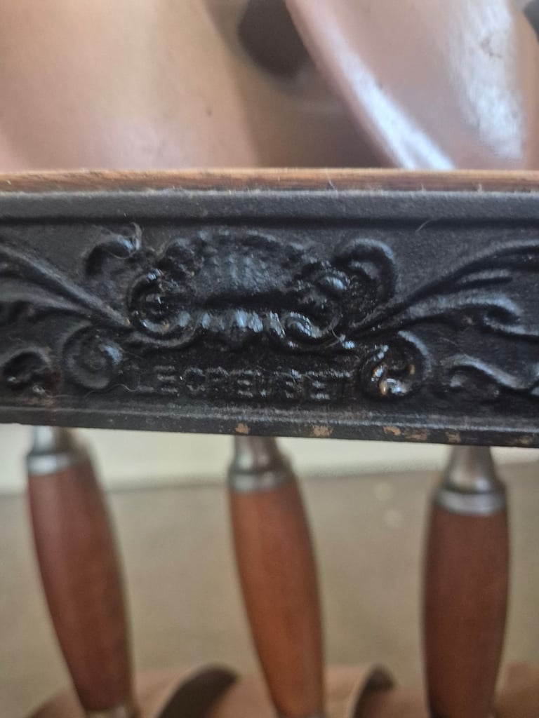Lecrueset cast iron saucepan set