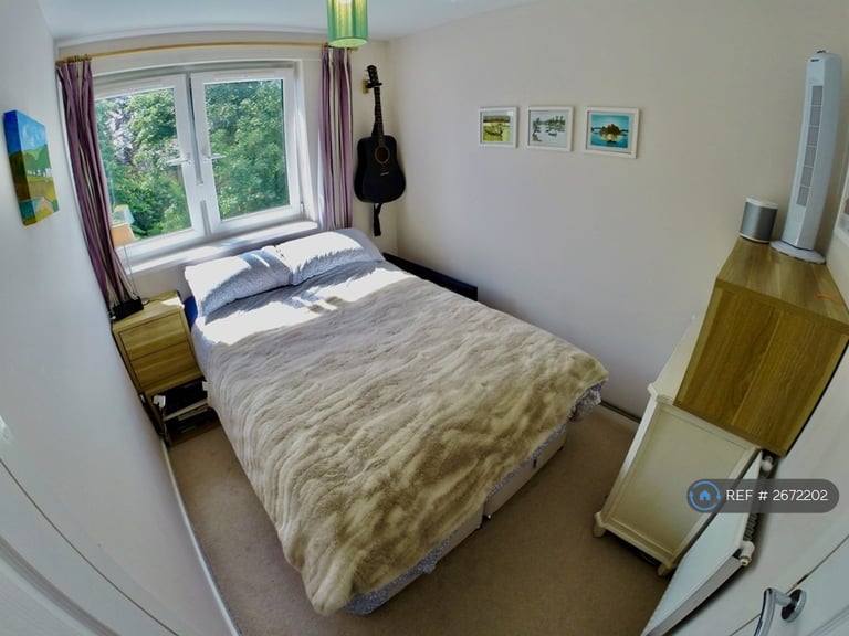 3 bedroom flat in Ericcson Close, Wandsworth, SW18 (3 bed) (#2672202)