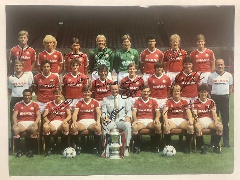 Manchester United Multi Signed Photo 1983 FA Cup Winners