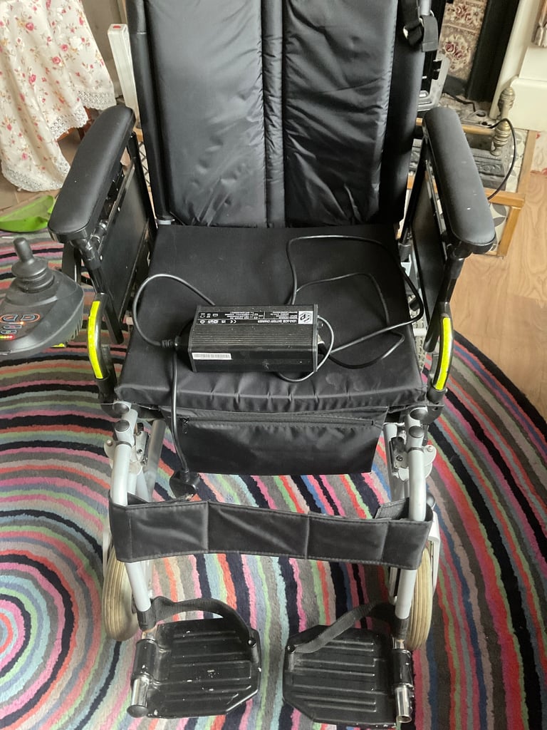 ELECTRIC WHEELCHAIR IN VERY GOOD CONDITION 