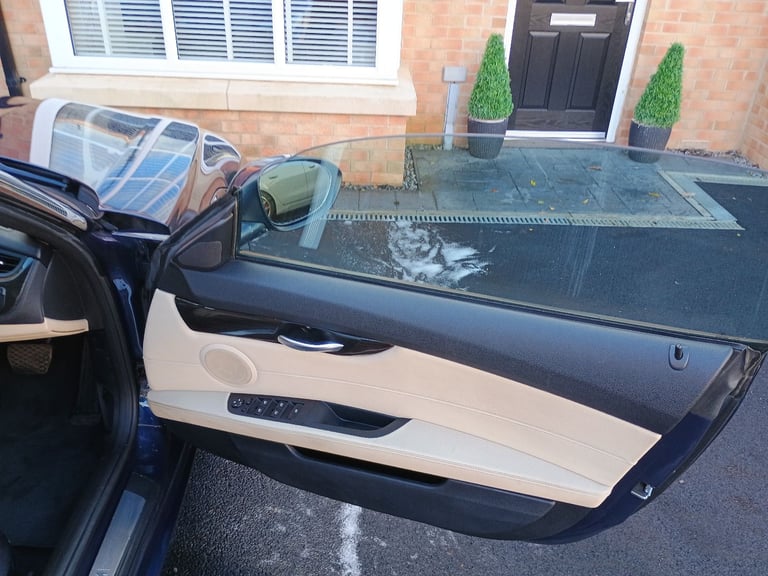 2012 BMW Z4 2.0i M Sport Auto sDrive Roadster.