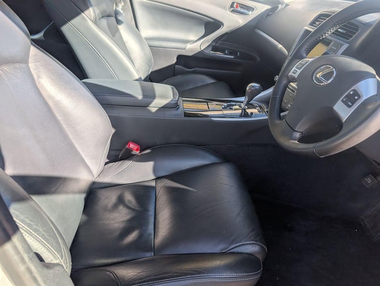 LEXUS IS 2.5 250 V6 Advance 2012