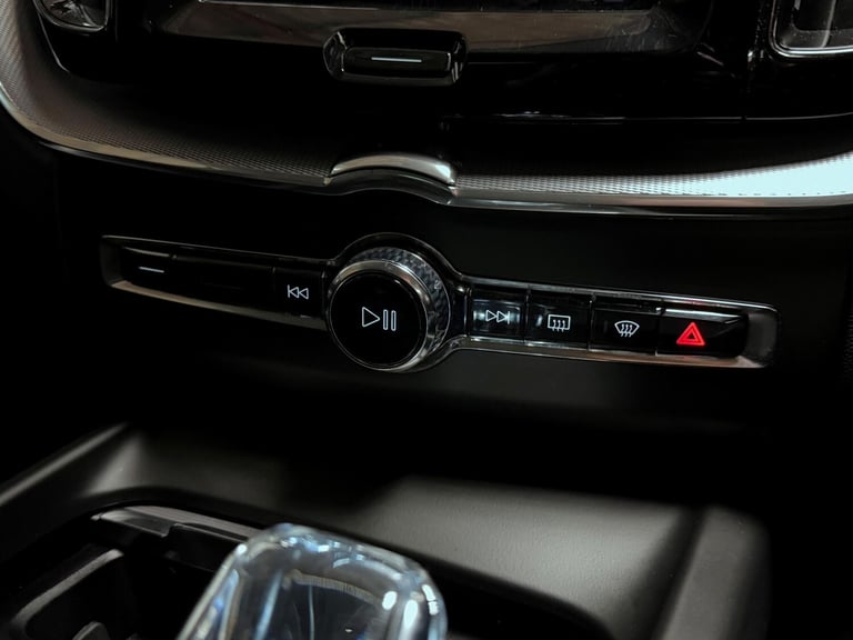2021 Volvo XC60 Inscription Pro B5 (Diesel) ESTATE Diesel/Electric Hybrid Automatic
