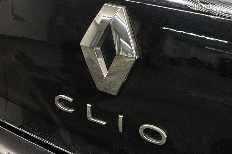 2021 Renault Clio 1.0 TCe Iconic Hatchback 5dr Petrol Manual Euro 6 (s/s) (90 ps) HATCHBACK Petro...