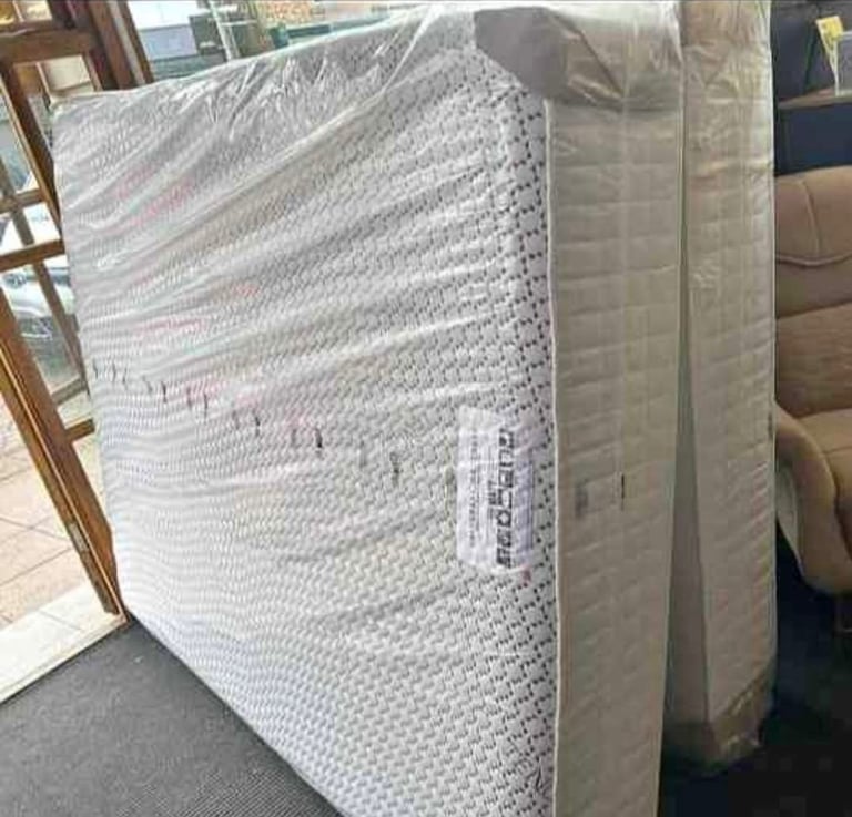 Brand new King size Memory foam mattress 