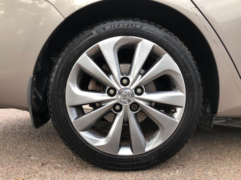 2015 Toyota Auris 1.8 Hybrid Excel TSS 5dr CVT ESTATE PETROL/ELECTRIC Automatic