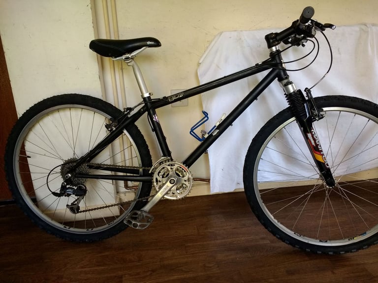 ORANGE P7 MOUNTAIN BIKE – good condition and fully working