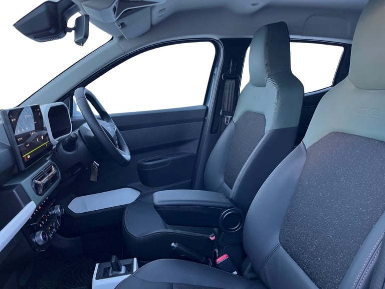  Dacia Spring 65 26.8kwh Extreme Hatchback 5dr Electric Auto 65 ps Electric