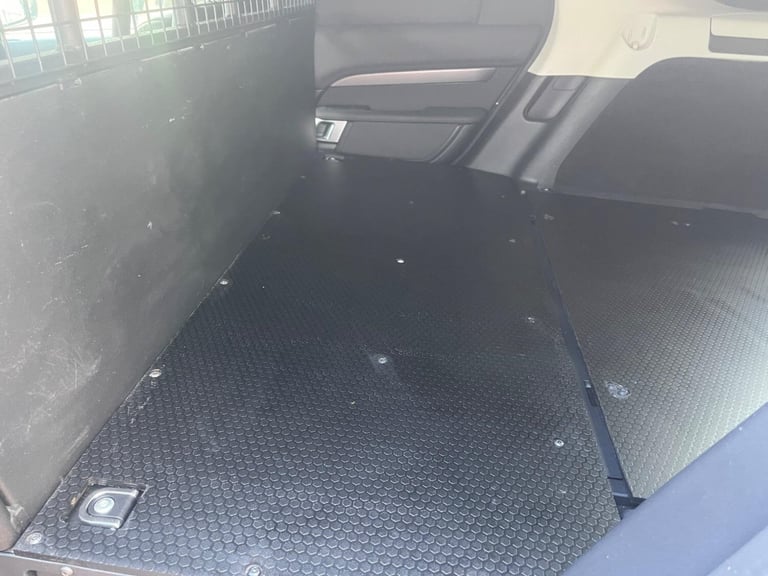 2020 Land Rover Discovery 3.0 SD V6 HSE Auto 4WD Euro 6 (s/s) 5dr PANEL VAN Diesel Automatic