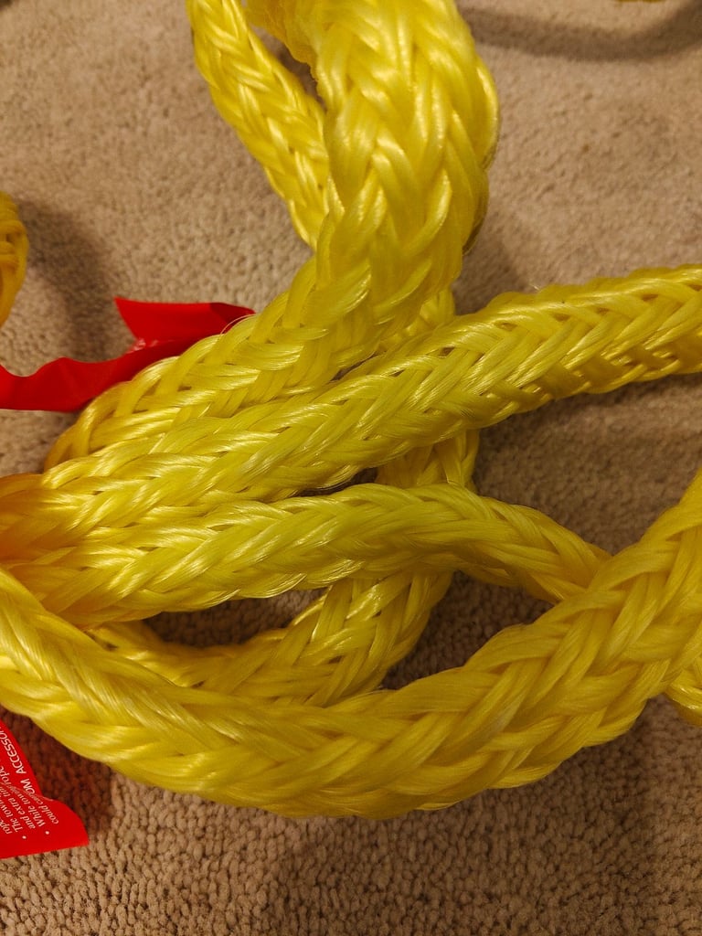 Heavy-Duty Yellow Tow Rope – 4 Metres – Car Recovery Strap with Hooks