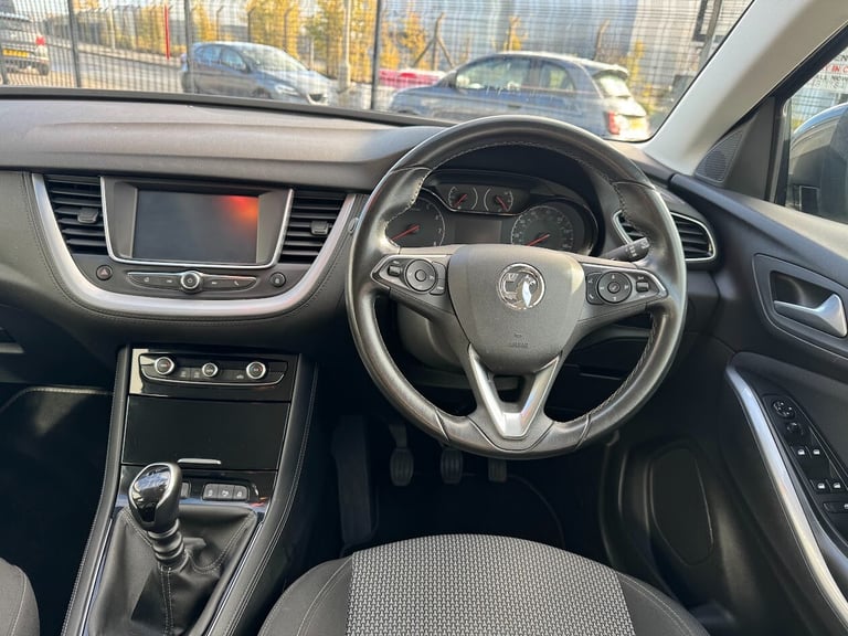 2019 Vauxhall Grandland X 1.2 Turbo SE 5dr HATCHBACK Petrol Manual