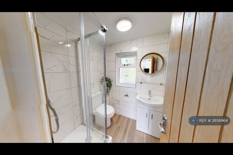 8 bedroom house in Charter Avenue, Coventry, CV4 (8 bed) (#2656964)