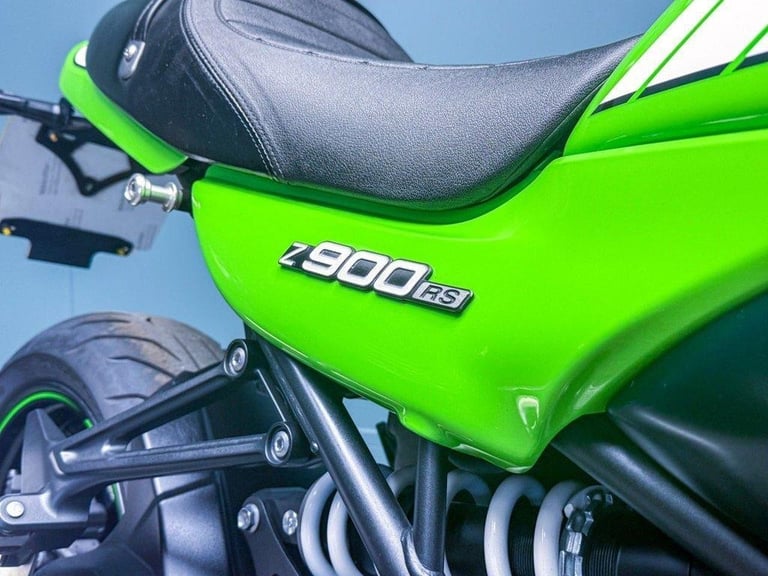2018 18 KAWASAKI Z900 RS RS CAFE 900 SUPERNAKED - LOW MILES - MODERN CLASSIC