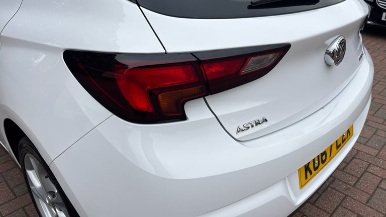2017 Vauxhall Astra 1.4T 16V 150 SRi 5dr HATCHBACK PETROL Manual
